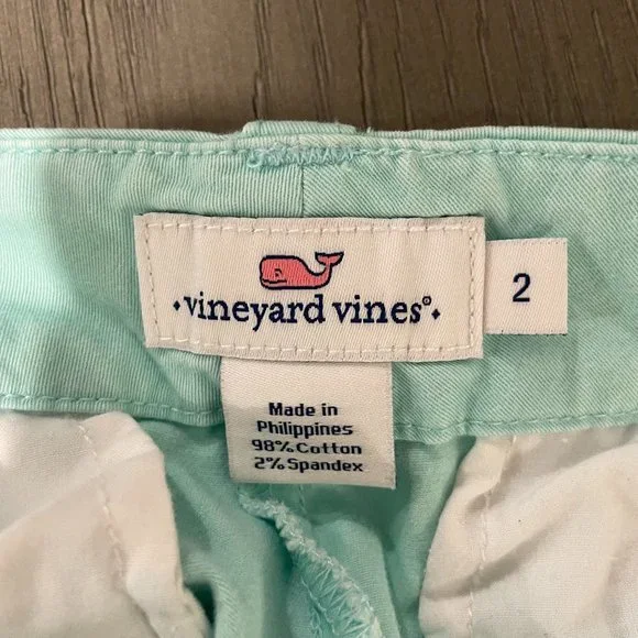 Vineyard Vines Women's Shorts - Picture 3 of 3